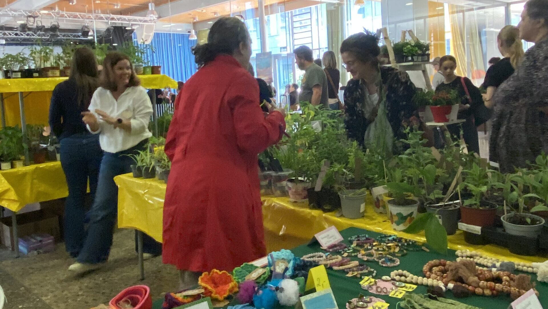 Fröhliche Stimmung beim Frühlingsmarkt